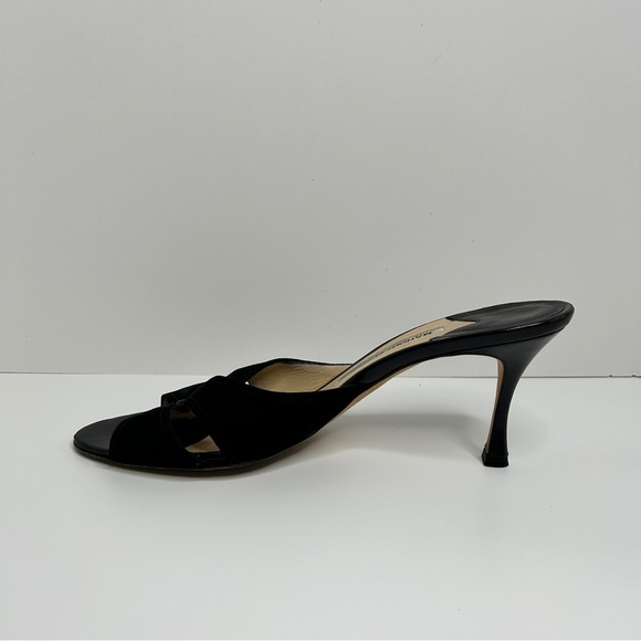 Manolo Blahnik Black Suede kitten heels Sz 40.5 - Picture 3 of 9